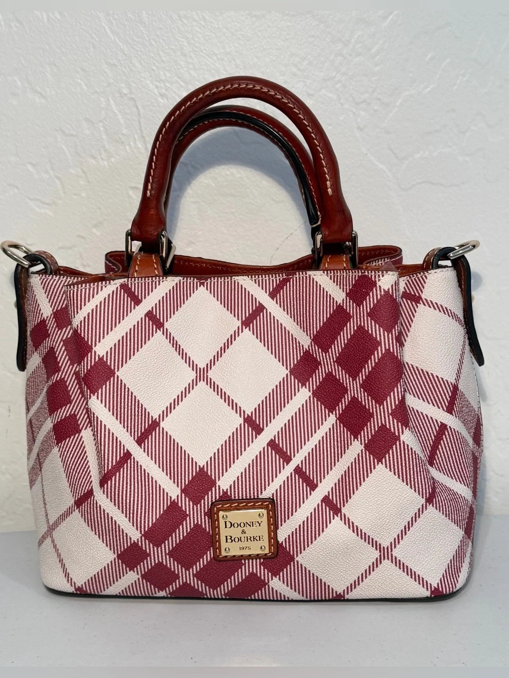 Dooney & Bourke nwot never